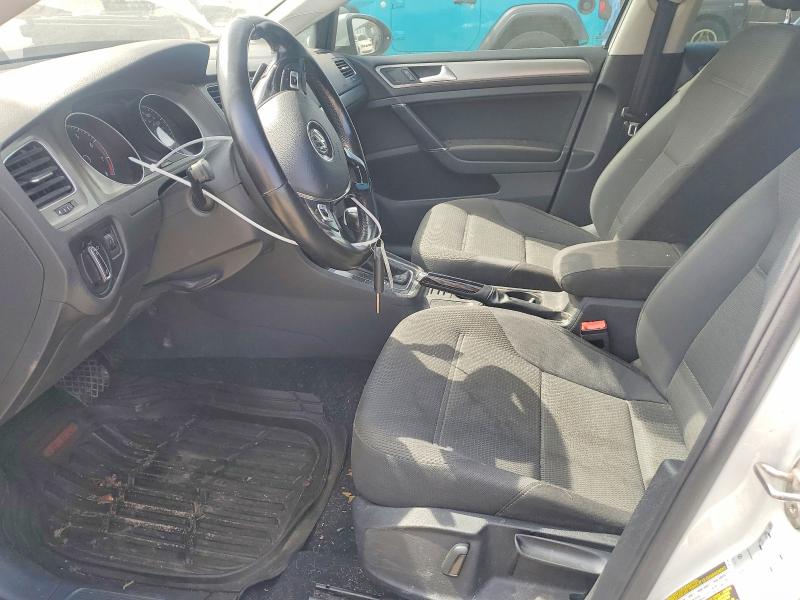 55338596 :رقم المزاد ، 3VW217AUXHM054704 vin ، 2017 Volkswagen Golf مزاد بيع