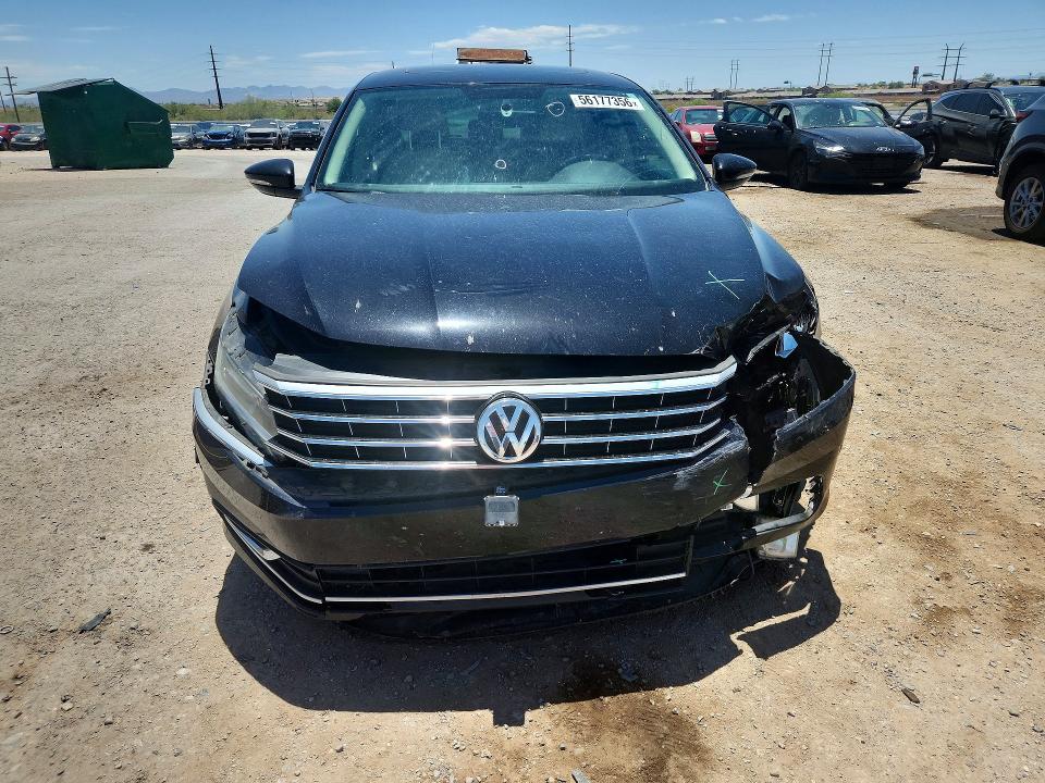 56177356 :رقم المزاد ، 1VWBA7A38JC045482 vin ، 2018 Volkswagen Passat مزاد بيع