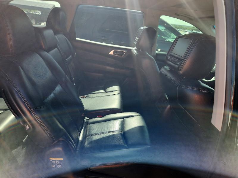 57240386 :رقم المزاد ، 5N1DR2MN2HC623909 vin ، 2017 Nissan Pathfinder مزاد بيع