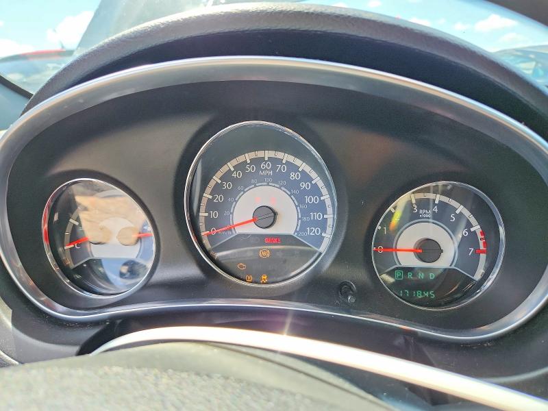 56870266 :رقم المزاد ، 1C3CCBABXEN208367 vin ، 2014 Chrysler 200 مزاد بيع