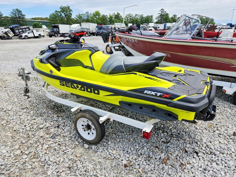 57679386 :رقم المزاد ، CAYDV01015J718 vin ، 2018 Sea-doo Rxt 260 مزاد بيع