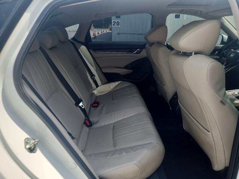 55938746 :رقم المزاد ، 1HGCV3F56JA015554 vin ، 2018 Honda Accord مزاد بيع