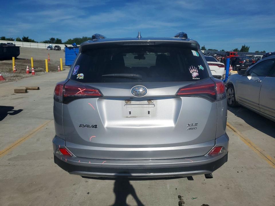 2017 Toyota Rav4 მანქანა იყიდება აუქციონზე, vin: 2T3RFREV2HW550077, აუქციონის ნომერი: 57890916
