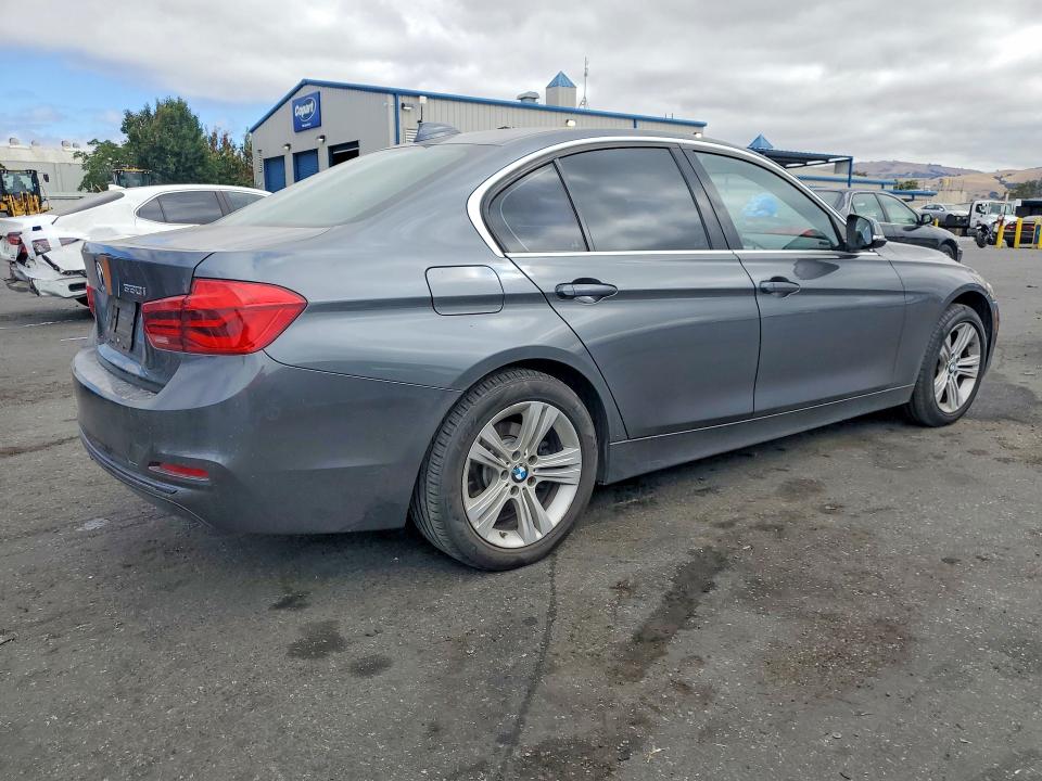 57919376 :رقم المزاد ، WBA8B9C50JAE22466 vin ، 2018 Bmw 330 مزاد بيع