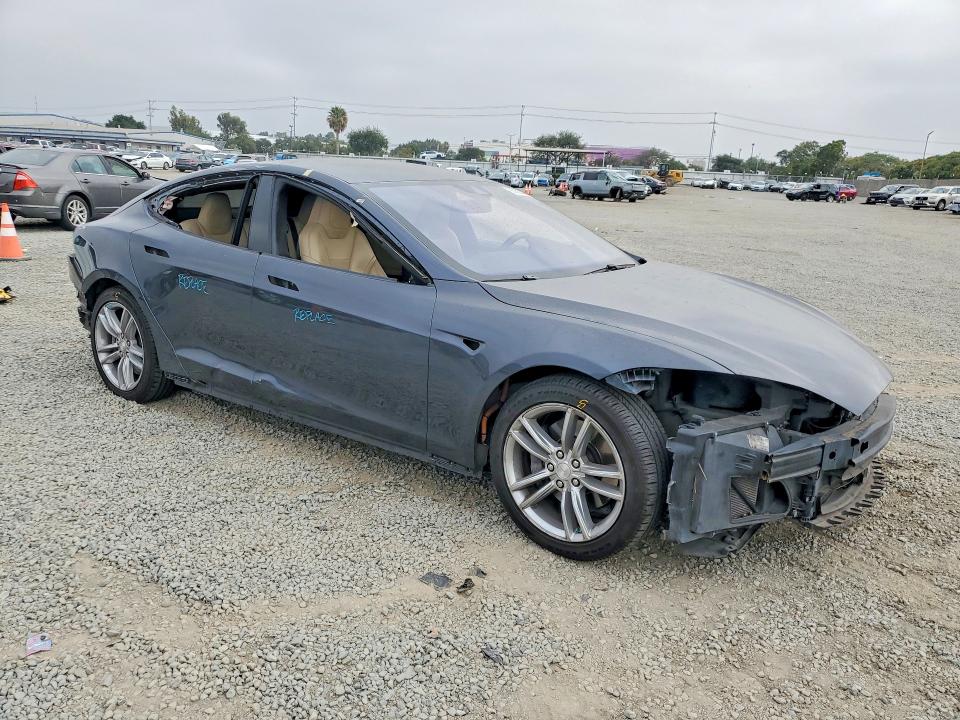 Продажа на аукционе авто 2015 Tesla Model S, vin: 5YJSA1E24FF113840, номер лота: 55938346