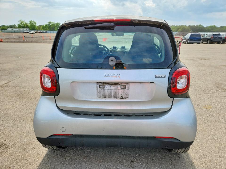 Aukcja sprzedaży 2016 Smart Fortwo, vin: WMEFJ5DA4GK057339, numer aukcji: 56973636