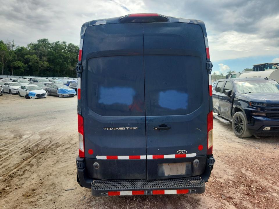 56776856 :رقم المزاد ، 1FTBR3X82LKA86951 vin ، 2020 Ford Transit مزاد بيع