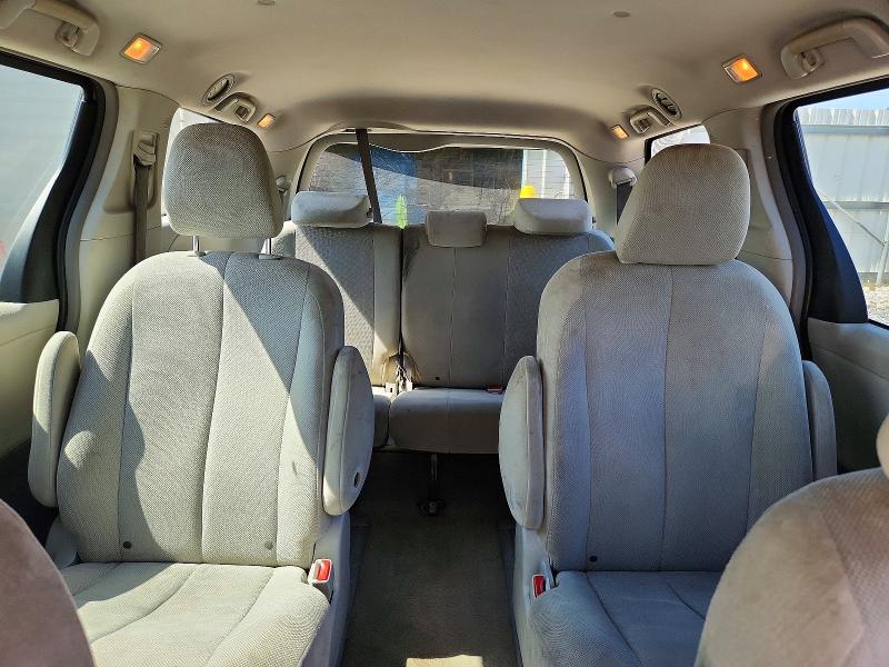 55891606 :رقم المزاد ، 5TDZK3DC9DS281841 vin ، 2013 Toyota Sienna مزاد بيع