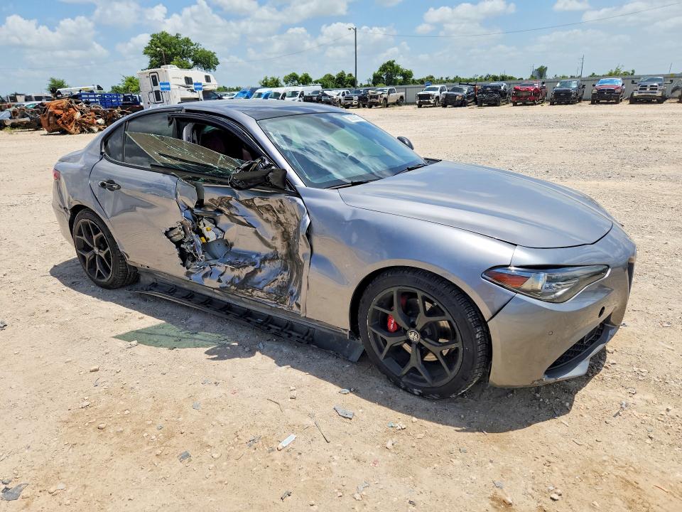 59226576 :رقم المزاد ، ZARFAMBN3L7626697 vin ، 2020 Alfa Romeo Giulia مزاد بيع