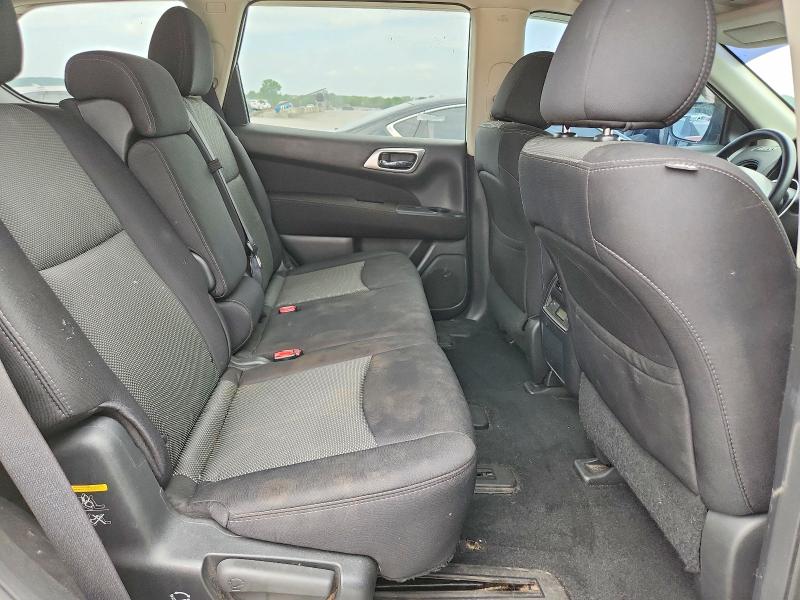 56715996 :رقم المزاد ، 5N1DR2MM0HC634222 vin ، 2017 Nissan Pathfinder مزاد بيع