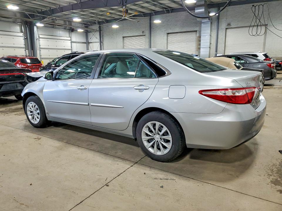 55877856 :رقم المزاد ، 4T1BF1FK1HU312494 vin ، 2017 Toyota Camry مزاد بيع