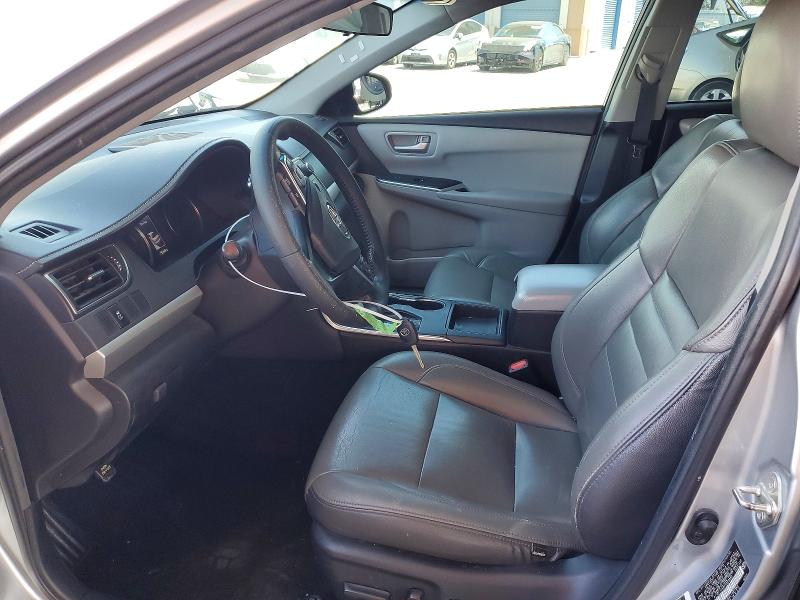 55939786 :رقم المزاد ، 4T1BF1FK9FU020962 vin ، 2015 Toyota Camry مزاد بيع