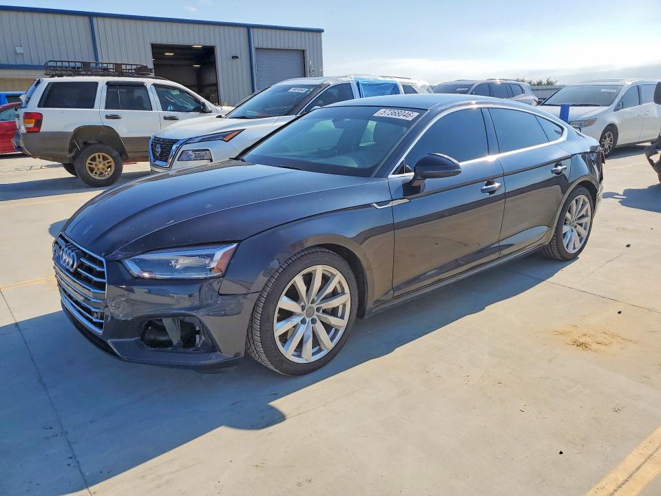 57368046 :رقم المزاد ، WAUBNCF55JA129763 vin ، 2018 Audi A5 مزاد بيع