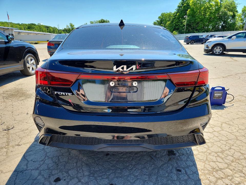 2022 Kia Forte მანქანა იყიდება აუქციონზე, vin: 3KPF24AD3NE465593, აუქციონის ნომერი: 57675336