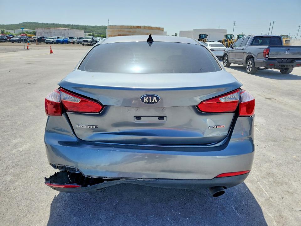 58557606 :رقم المزاد ، KNAFX4A82F5274844 vin ، 2015 Kia Forte مزاد بيع
