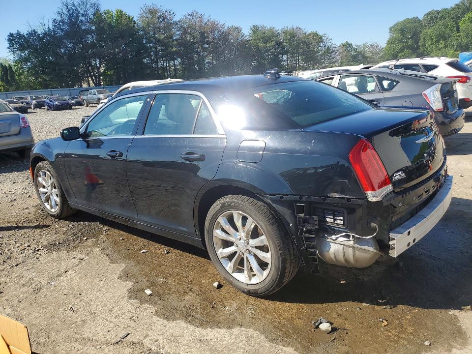 Auction sale of the 2019 Chrysler 300, vin: 2C3CCARG0KH517571, lot number: 55359706