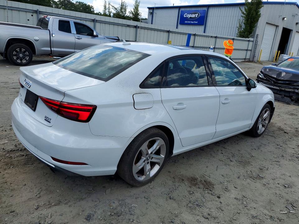 56592946 :رقم المزاد ، WAUB8GFFXH1010544 vin ، 2017 Audi A3 مزاد بيع