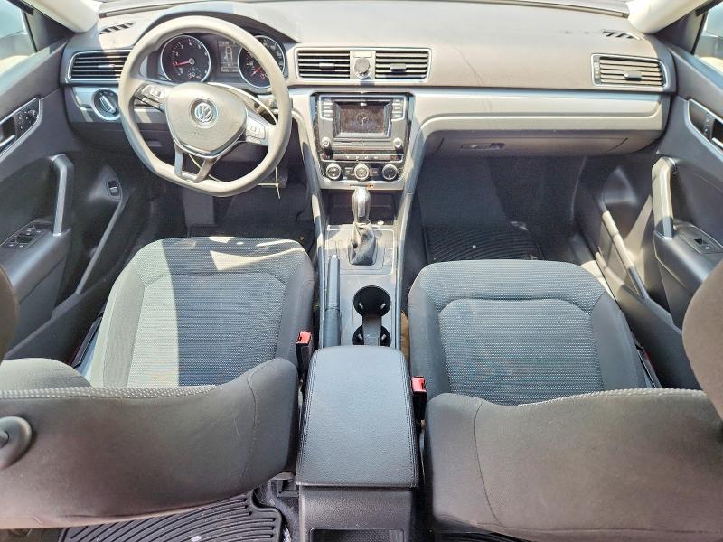 58522576 :رقم المزاد ، 1VWAT7A30HC029504 vin ، 2017 Volkswagen Passat مزاد بيع