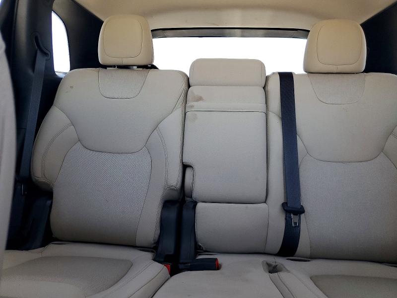 58228626 :رقم المزاد ، 1C4PJMCB2JD609567 vin ، 2018 Jeep Cherokee مزاد بيع