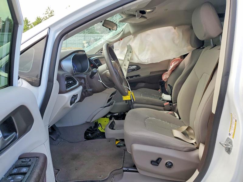 56867186 :رقم المزاد ، 2C4RC1CG4LR131276 vin ، 2020 Chrysler Voyager مزاد بيع