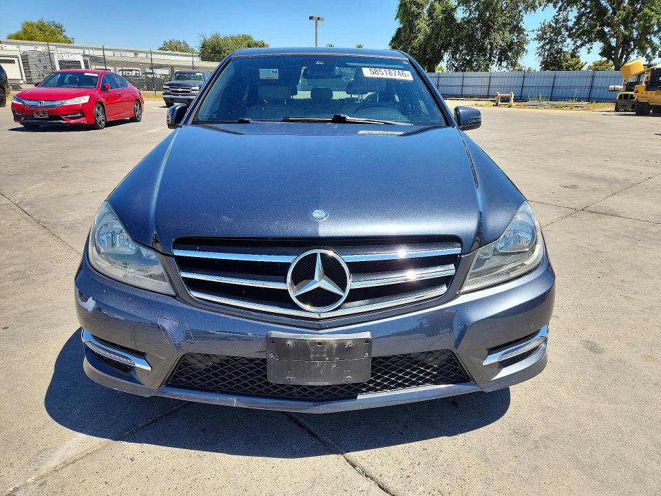 2014 Mercedes-benz C მანქანა იყიდება აუქციონზე, vin: WDDGF4HB5EG225254, აუქციონის ნომერი: 58518746