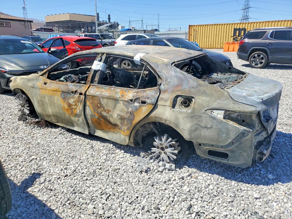 60521366 :رقم المزاد ، 4T1B11HK6KU776920 vin ، 2019 Toyota Camry مزاد بيع