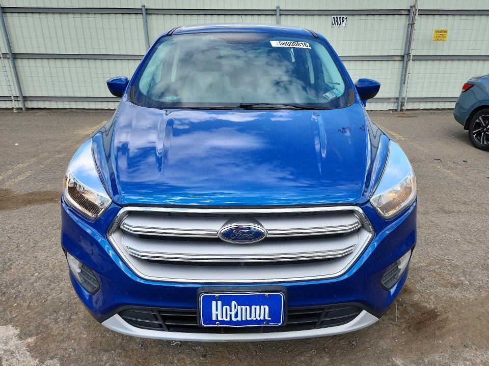 56000816 :رقم المزاد ، 1FMCU0GD0HUE83421 vin ، 2017 Ford Escape مزاد بيع