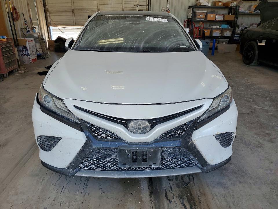 Продаж на аукціоні авто 2018 Toyota Camry, vin: 4T1B61HK5JU076192, номер лоту: 59136126