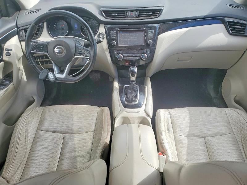 56069056 :رقم المزاد ، JN1BJ1CR4HW136245 vin ، 2017 Nissan Qashqai مزاد بيع