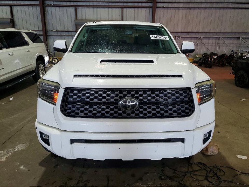 55428336 :رقم المزاد ، 5TFDW5F11JX775414 vin ، 2018 Toyota Tundra مزاد بيع