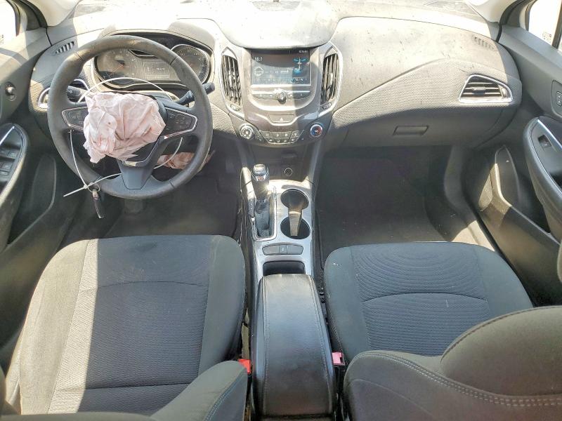 56161366 :رقم المزاد ، 3G1BE6SM0JS551870 vin ، 2018 Chevrolet Cruze مزاد بيع