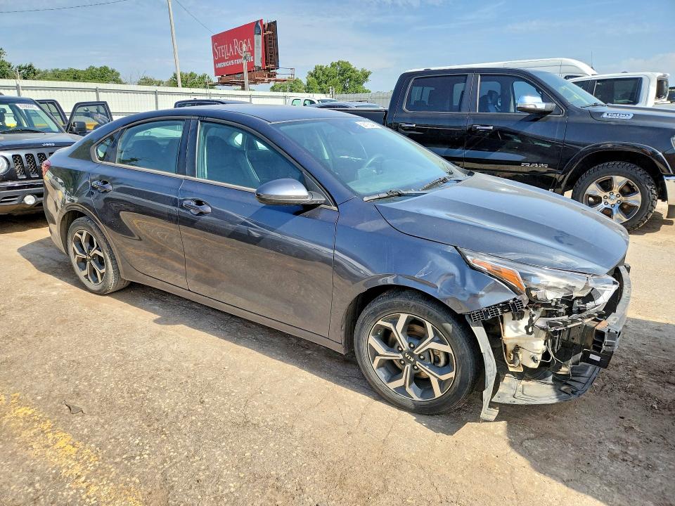 2021 Kia Forte მანქანა იყიდება აუქციონზე, vin: 3KPF24AD5ME350380, აუქციონის ნომერი: 59116246