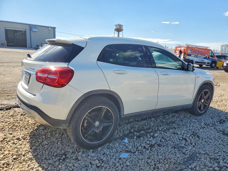 58018356 :رقم المزاد ، WDCTG4GB1FJ038339 vin ، 2015 Mercedes-benz Gla مزاد بيع