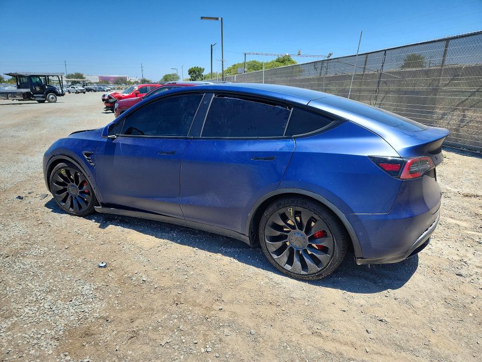58655636 :رقم المزاد ، 7SAYGDEFXNF484712 vin ، 2022 Tesla Model Y مزاد بيع