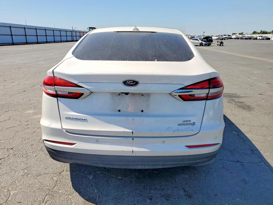 57075076 :رقم المزاد ، 3FA6P0LUXKR208982 vin ، 2019 Ford Fusion مزاد بيع