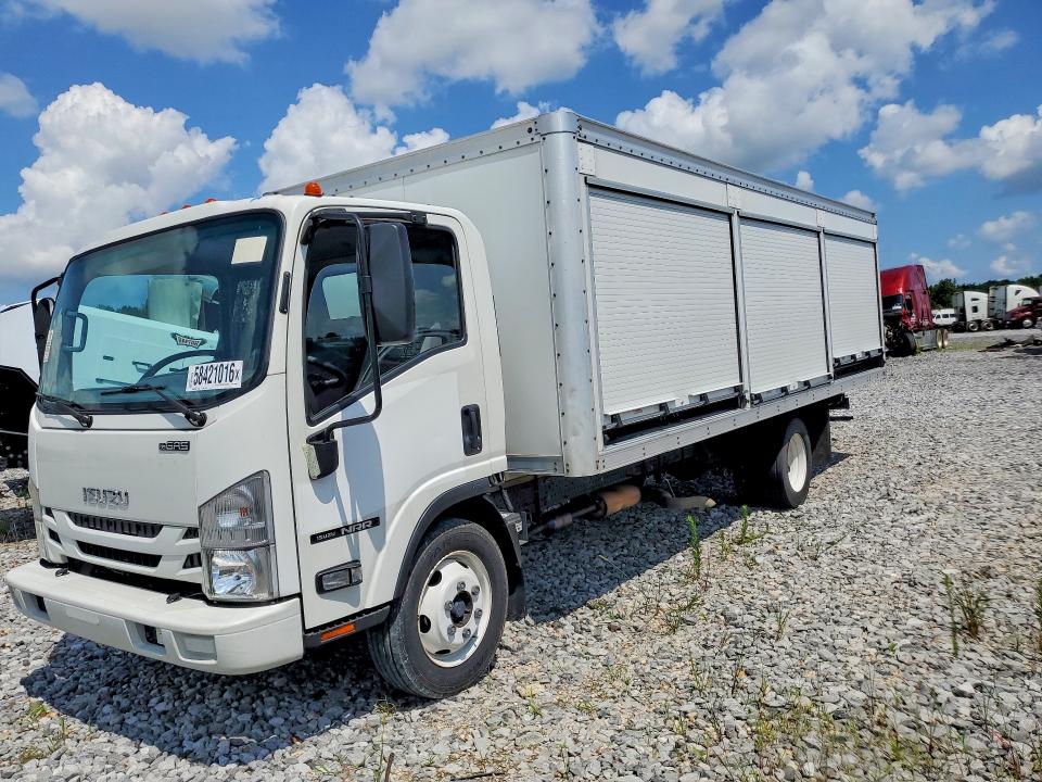58421016 :رقم المزاد ، 54DE5W1L8NSR00042 vin ، 2022 Isuzu Nrr مزاد بيع