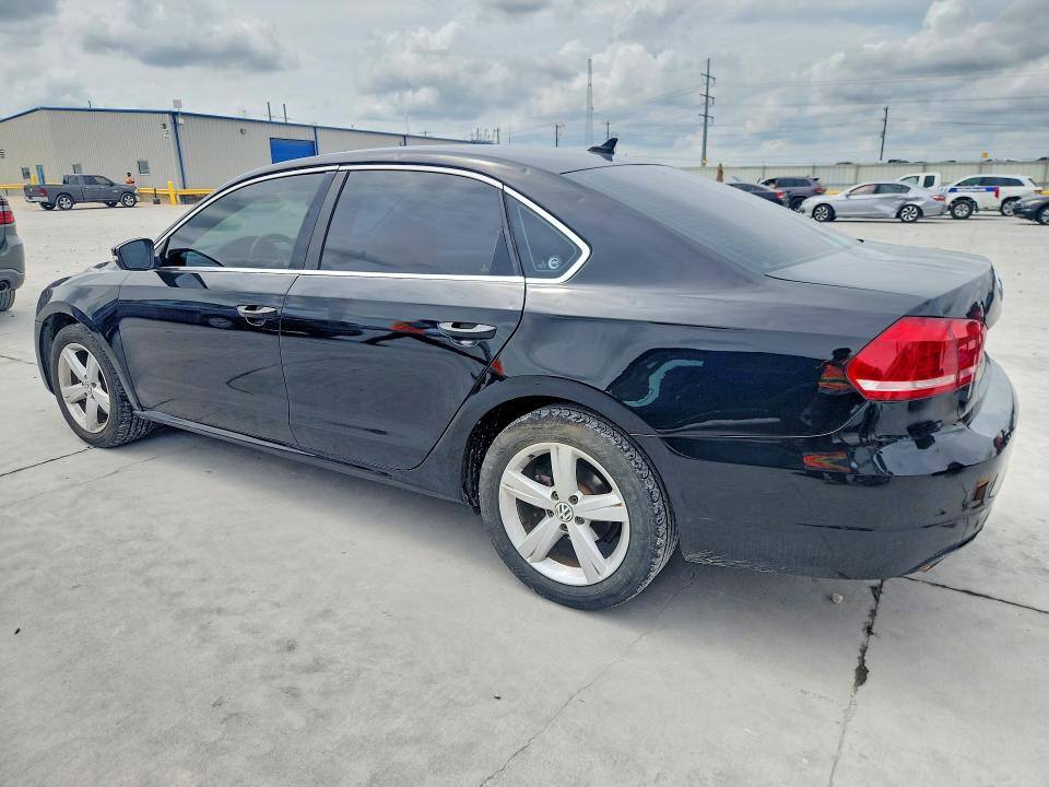 54558476 :رقم المزاد ، 1VWBH7A32DC132679 vin ، 2013 Volkswagen Passat مزاد بيع