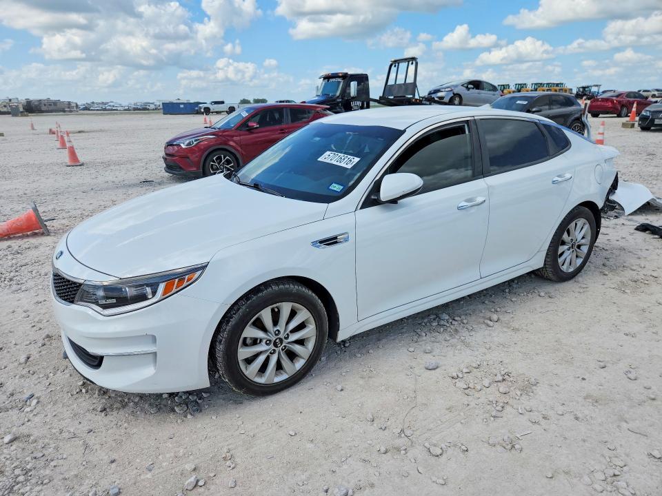 2018 Kia Optima მანქანა იყიდება აუქციონზე, vin: 5XXGT4L3XJG274518, აუქციონის ნომერი: 57016816