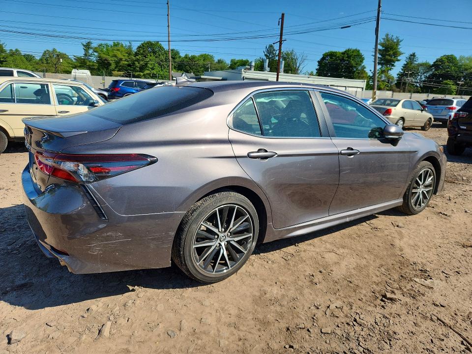 Auction sale of the 2024 Toyota Camry, vin: 4T1G11AK8RU244255, lot number: 54731796