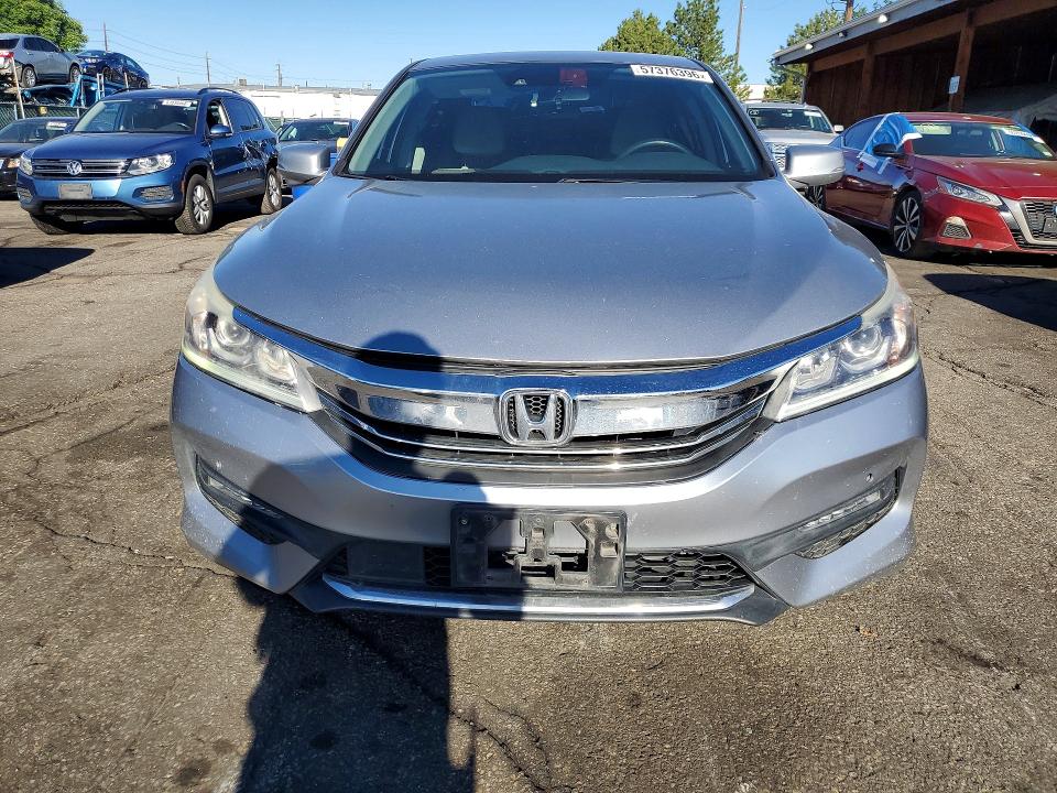 Продаж на аукціоні авто 2017 Honda Accord, vin: 1HGCR2F03HA045639, номер лоту: 57376396
