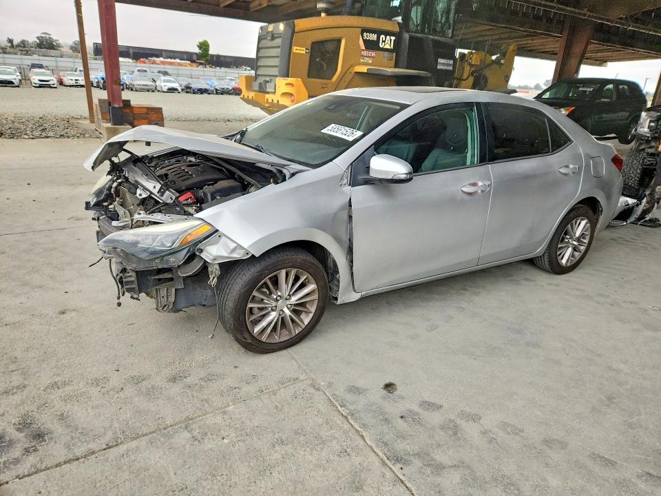 58561526 :رقم المزاد ، 2T1BURHE7JC029617 vin ، 2018 Toyota Corolla مزاد بيع