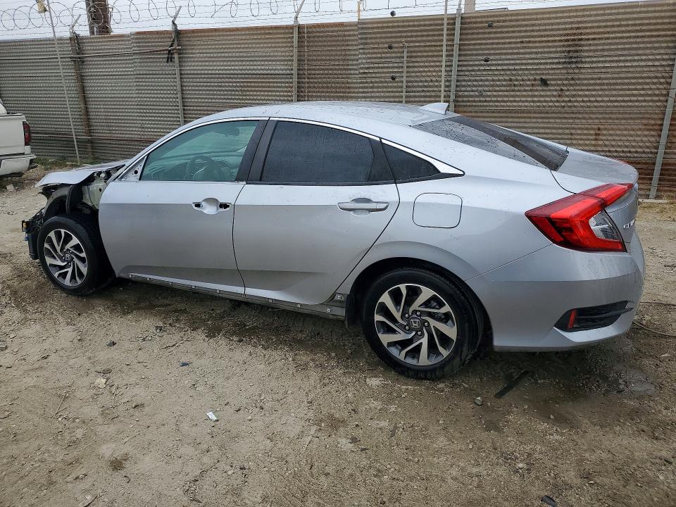 57957336 :رقم المزاد ، 2HGFC2F7XJH577893 vin ، 2018 Honda Civic مزاد بيع