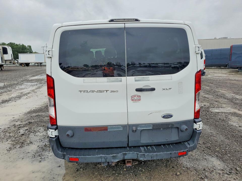 57882976 :رقم المزاد ، 1FBZX2YM3FKA54562 vin ، 2015 Ford Transit مزاد بيع