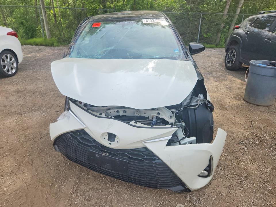 2018 Toyota Yaris 4d მანქანა იყიდება აუქციონზე, vin: VNKKTUD33JA090145, აუქციონის ნომერი: 57224806
