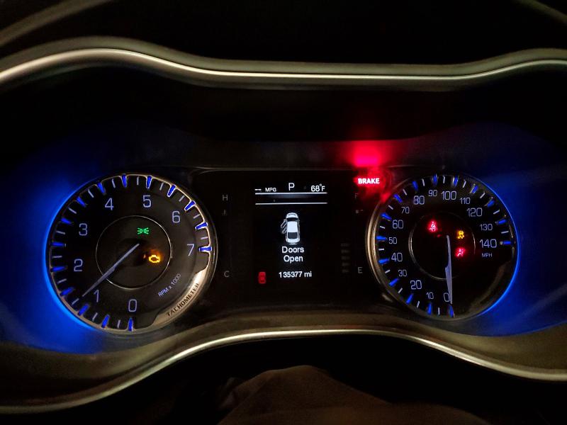 57572986 :رقم المزاد ، 1C3CCCAB6FN562197 vin ، 2015 Chrysler 200 مزاد بيع