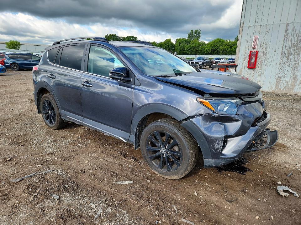 Продаж на аукціоні авто 2018 Toyota Rav4, vin: 2T3RFREV4JW823879, номер лоту: 57300106