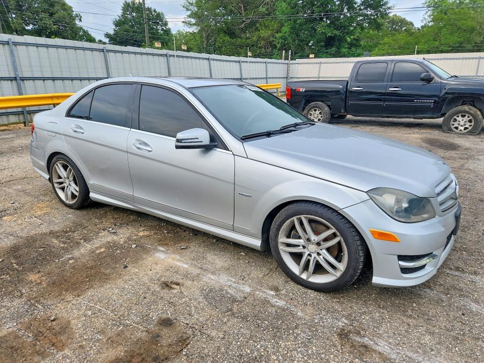 55616656 :رقم المزاد ، WDDGF4HB9CA679930 vin ، 2012 Mercedes-benz C مزاد بيع