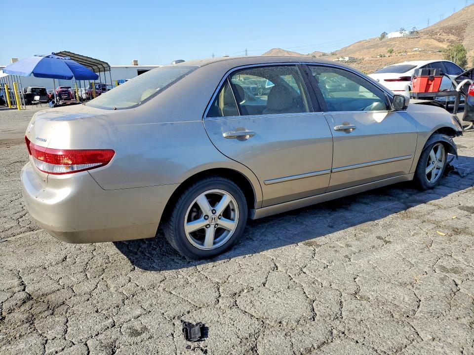 57590006 :رقم المزاد ، JHMCM56824C002332 vin ، 2004 Honda Accord Ex مزاد بيع