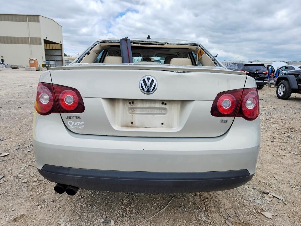 Продажа на аукционе авто 2010 Volkswagen Jetta, vin: 3VWRX7AJ8AM117548, номер лота: 57968716