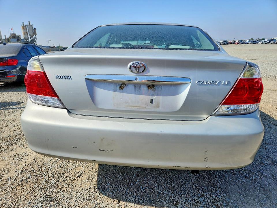 55362066 :رقم المزاد ، 4T1BE32K65U028357 vin ، 2005 Toyota Camry مزاد بيع